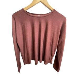 Beyond Yoga Featherweight Daydreamer Pullover Long Sleeve, in Heathered Burgundy